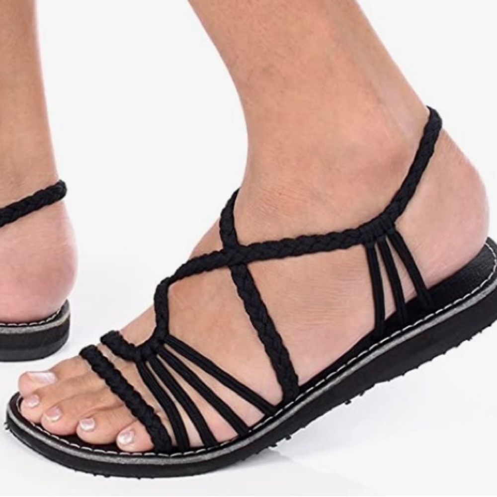 Hand Woven Rope Sandals - Black - Size 7.
With bag, never worn